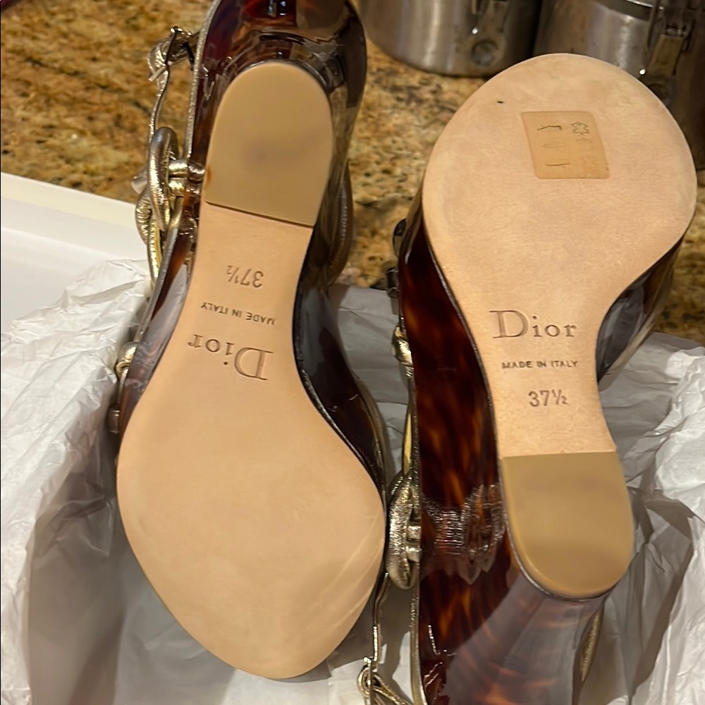 Dior Elegant gold sandal with the original box - Picture 4 of 13
